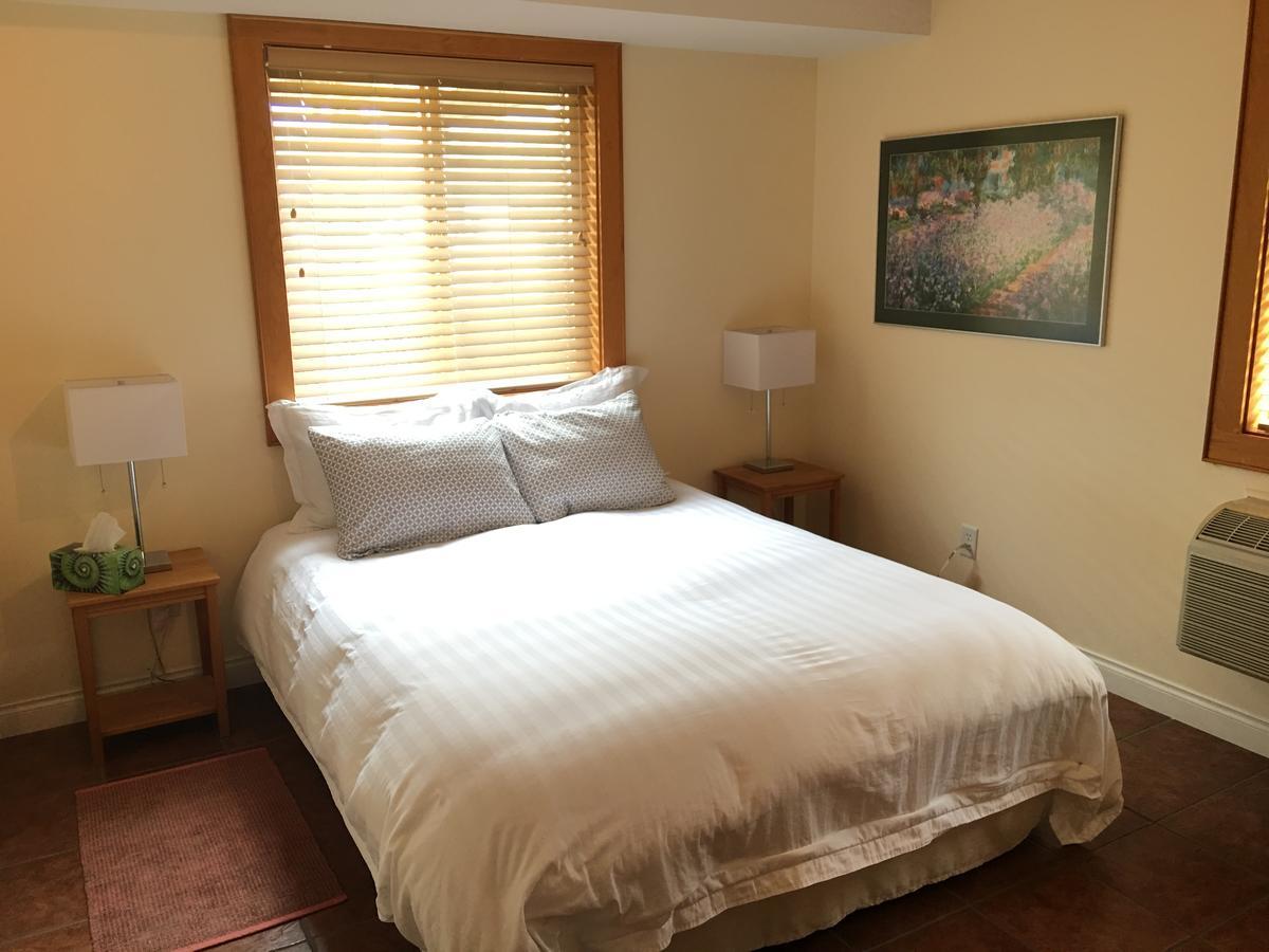 All Seasons Bed & Breakfast Kelowna Exteriér fotografie